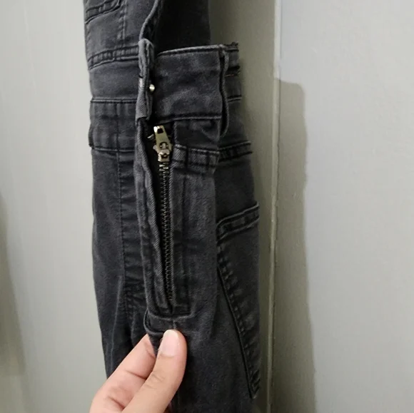 Free People Black Denim Skinny Jeans Overalls - Picture 6 of 13
